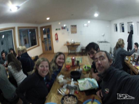 Nossa ceia de natal no refúgio Grey, junto com nossos amigos cariocas, no parque nacional Torres del Paine, no sul do Chile